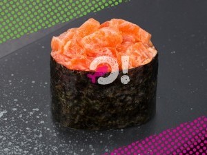 Гункан спайси лосось Гункан спайси лосось